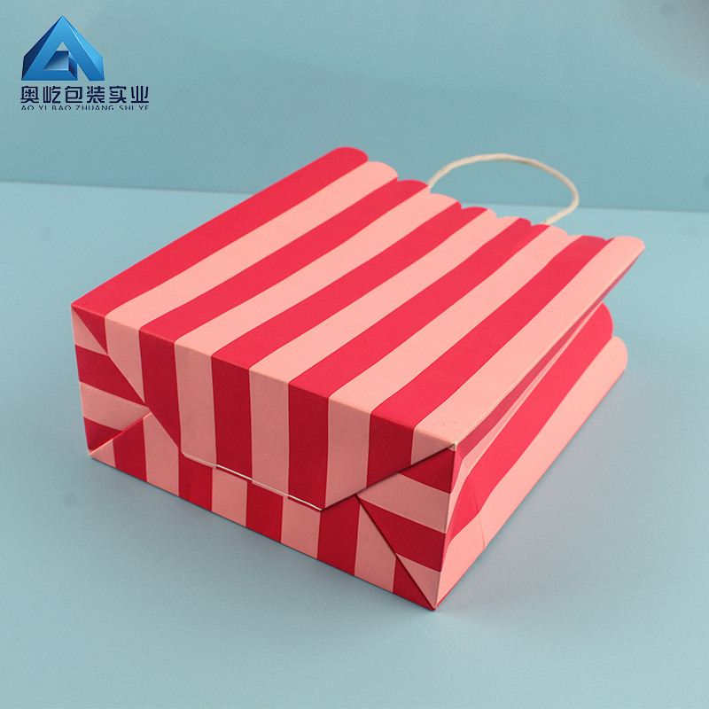 Quality Decorative Kraft Paper Gift Sacks Tear Resistant For Retail Packaging Custom Logo factory
