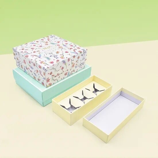Quality 350gsm Kraft Paper Gift Bags Box Packaging ODM For Presentation factory