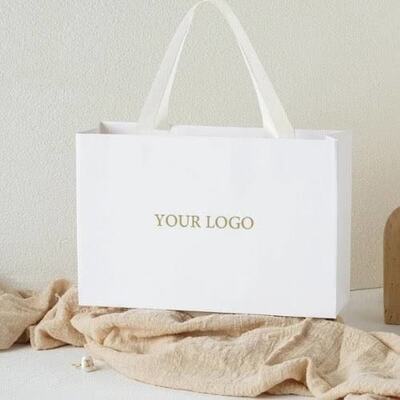 Quality Foldable Retail Shopping Bags Custom Printed Paper Carrier Bags For Skincare Product factory